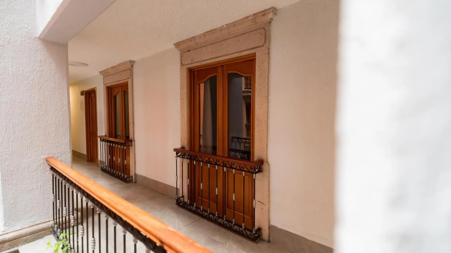 ****  Hotel Santiago De Compostela - Guadalajara Centro Historico Mexiko