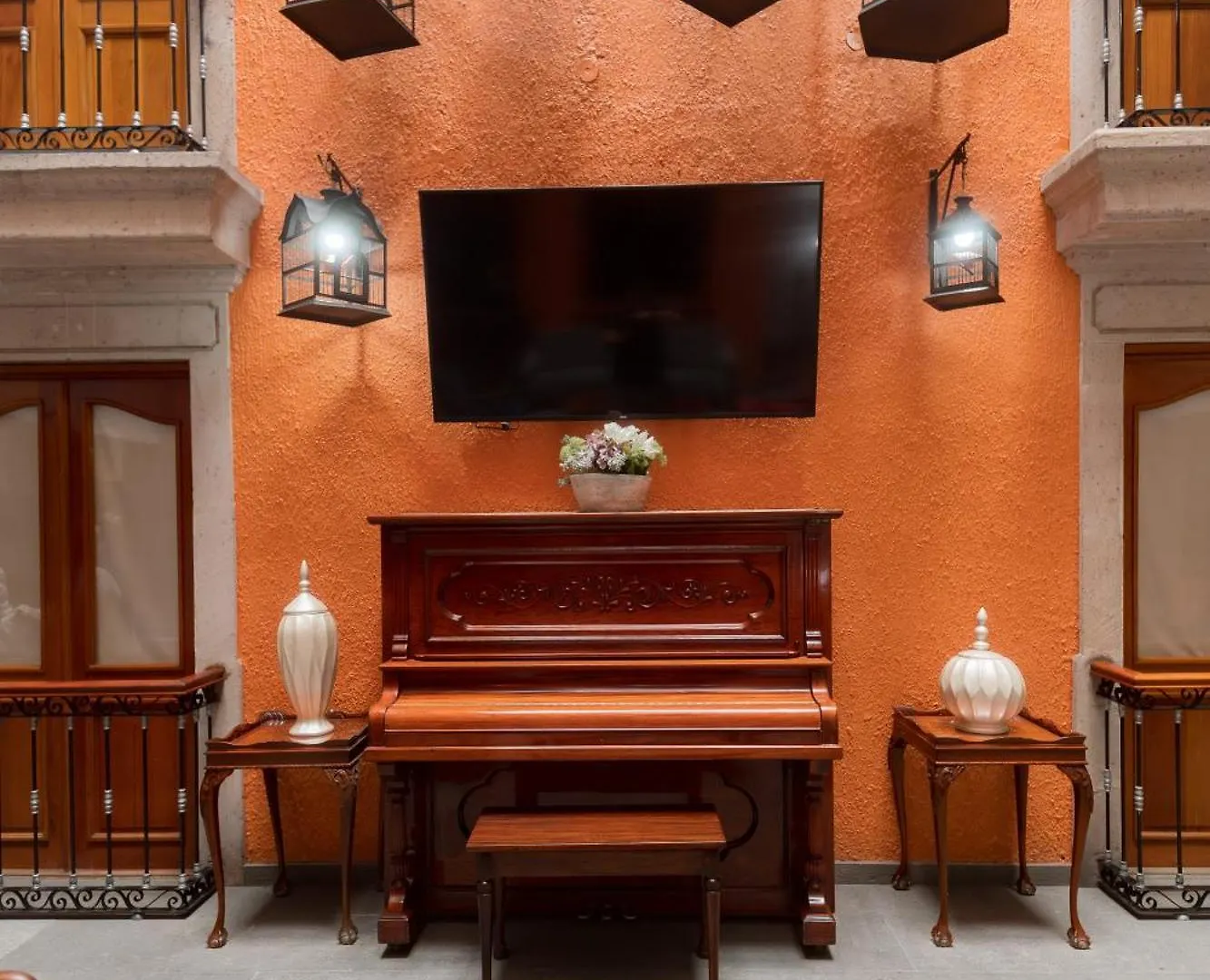 Hotel Santiago De Compostela - Guadalajara Centro Historico