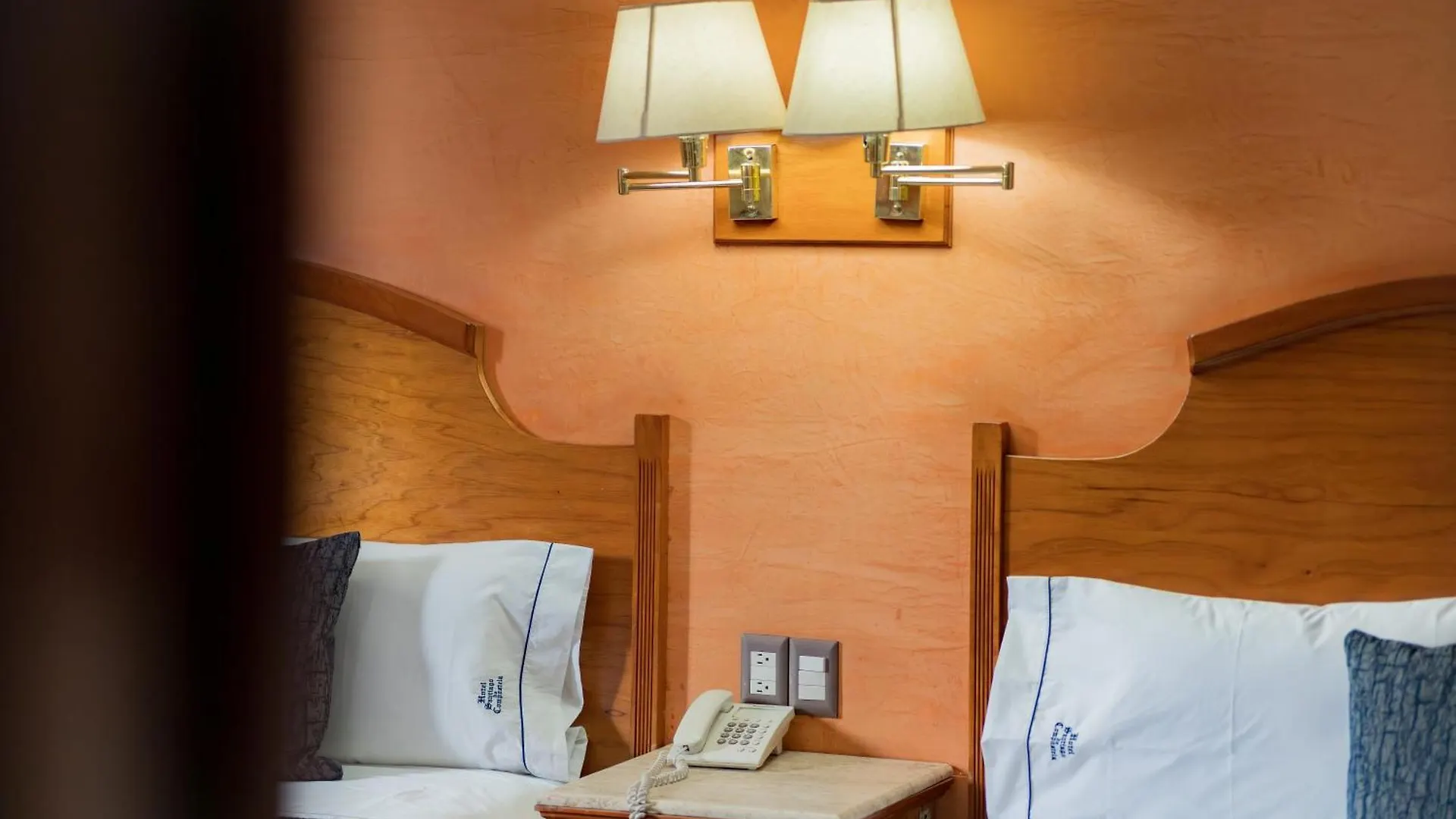 Hotel Santiago De Compostela - Guadalajara Centro Historico 4*,