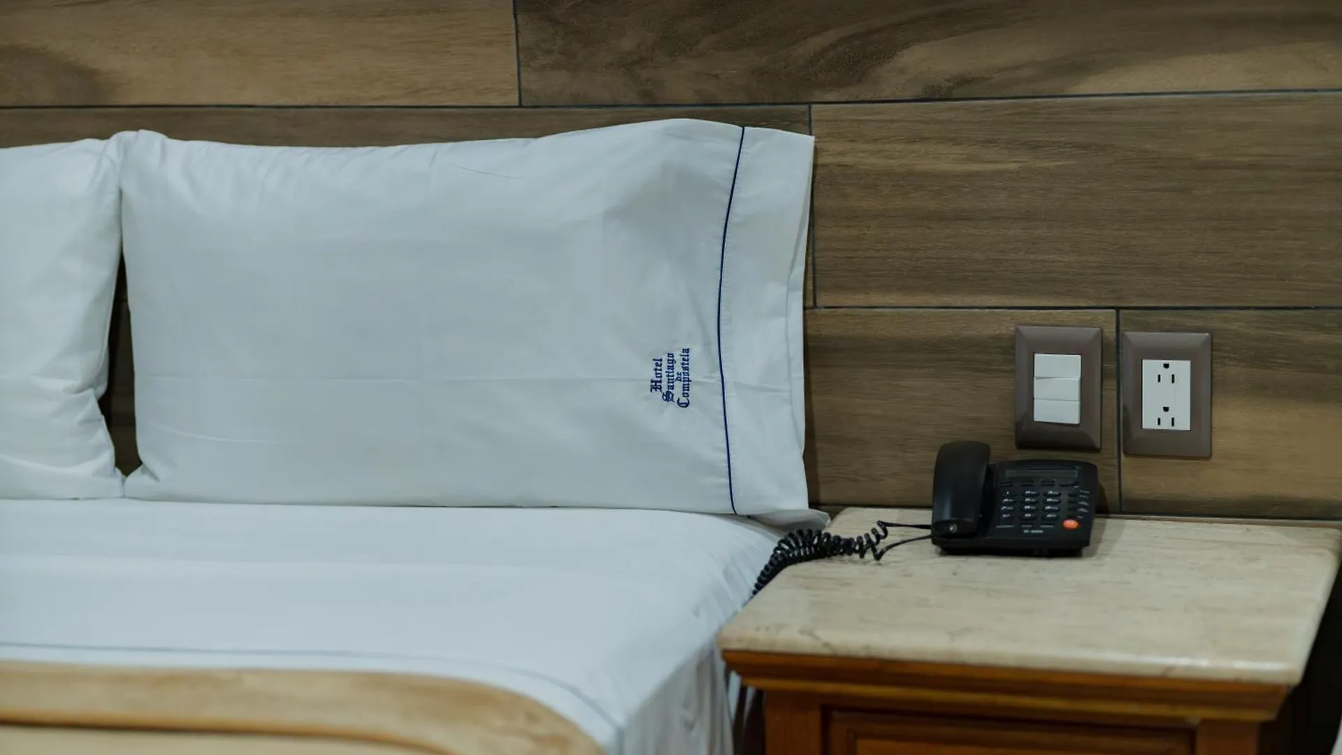Hotel Santiago De Compostela - Guadalajara Centro Historico