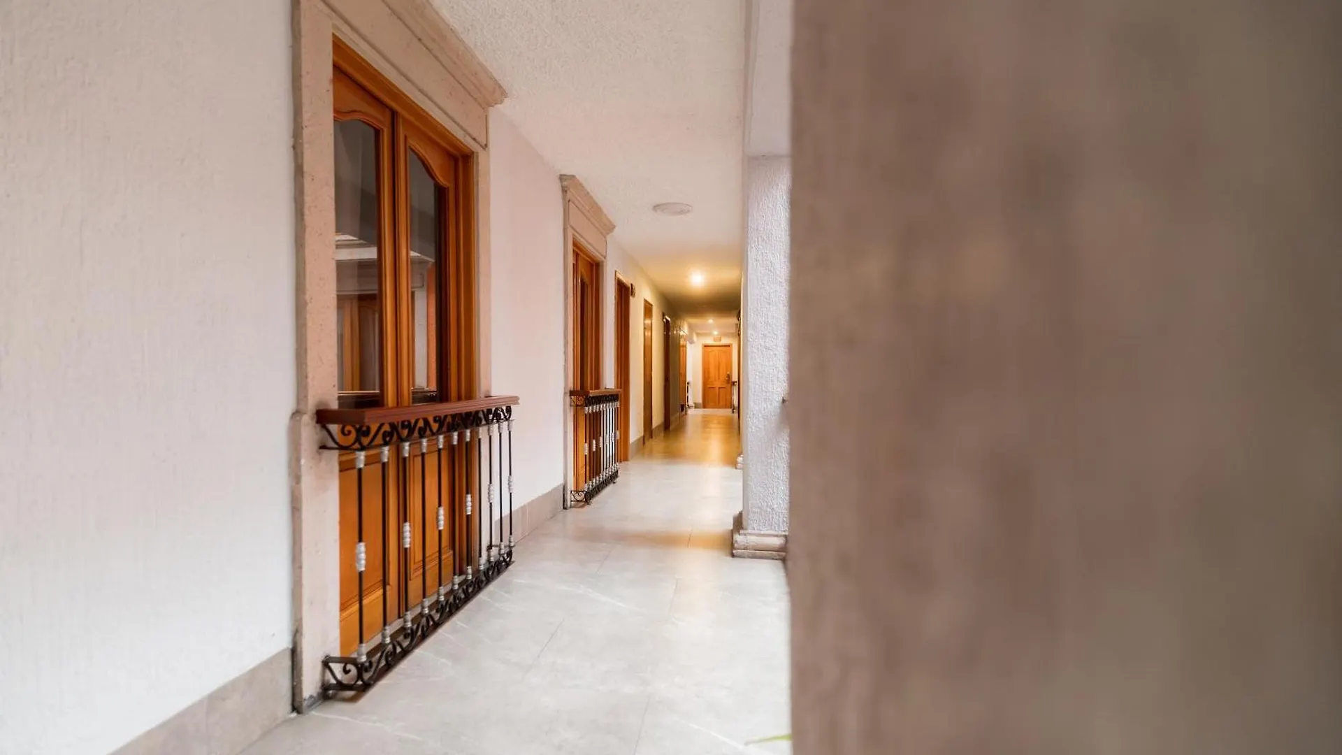 Hotel Santiago De Compostela - Guadalajara Centro Historico