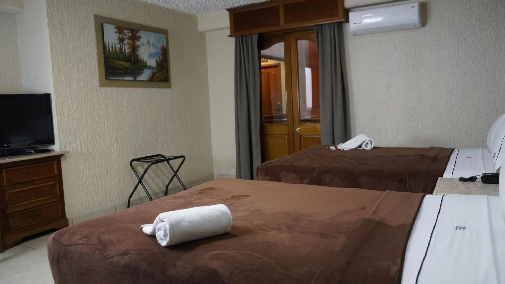 Hotel Santiago De Compostela - Guadalajara Centro Historico