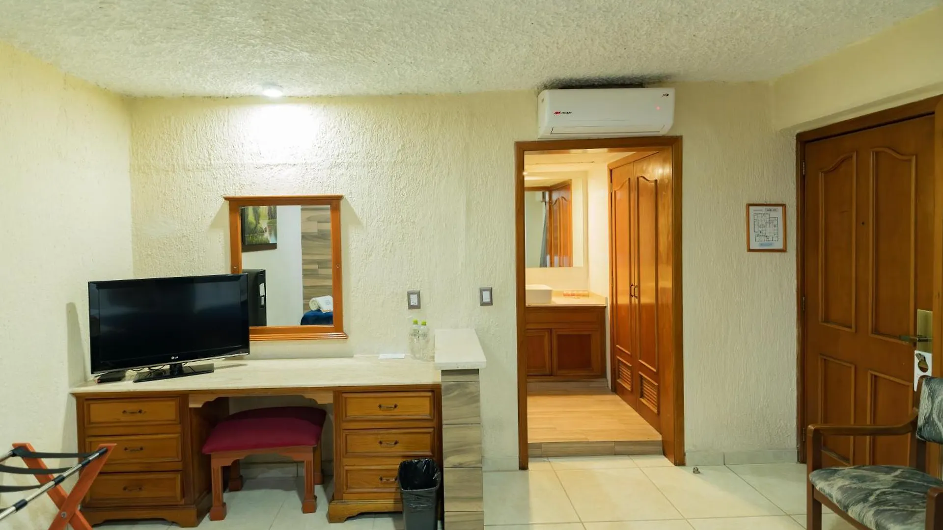 Hotel Santiago De Compostela - Guadalajara Centro Historico