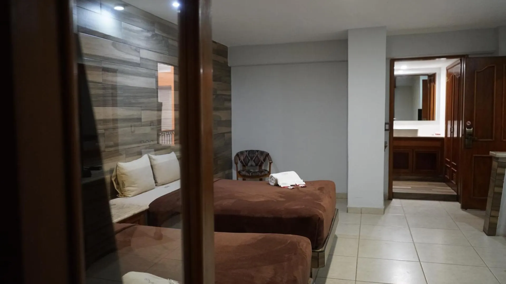 Hotel Santiago De Compostela - Guadalajara Centro Historico 4*,